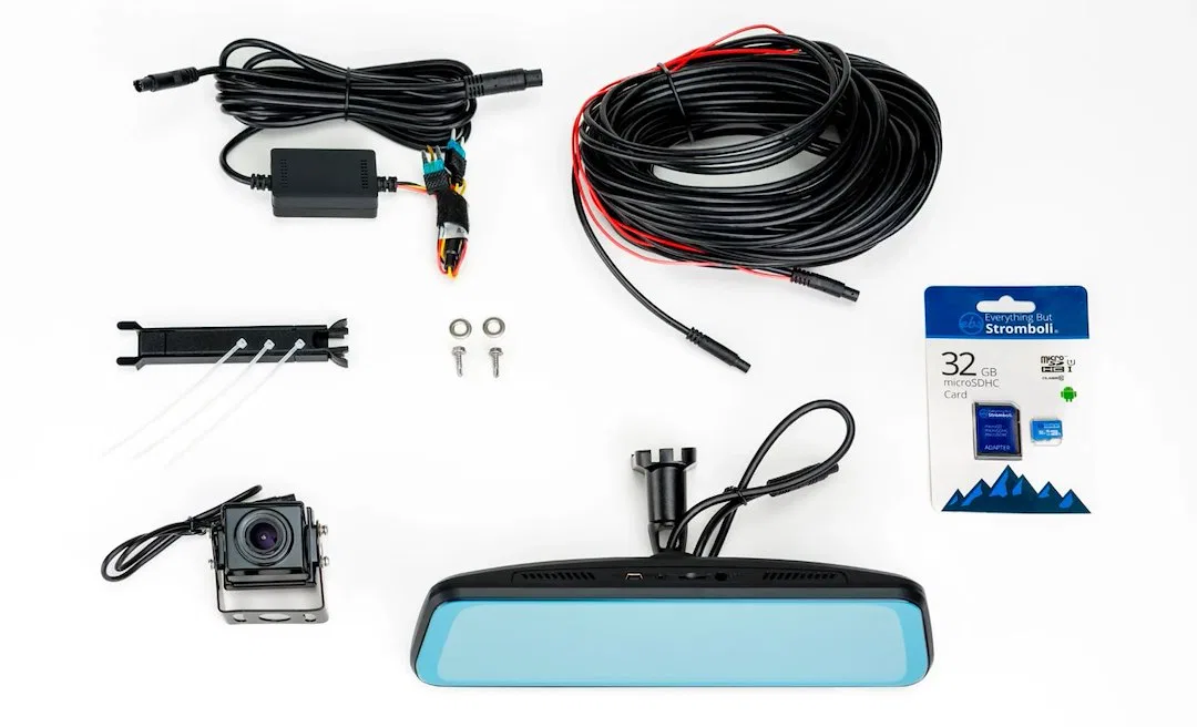 FVMR-1150 – BRAND MOTION Backup Camera, Auto-Dimming Anti Glare Tempered Glass Screen Standard 9.66 Inch LCD Screen 1...
